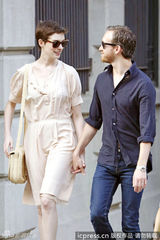 组图：好莱坞女星安妮-海瑟薇幸福完婚