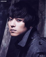 高清组图：韩星姜东元视觉系写真 变身华美眼线男