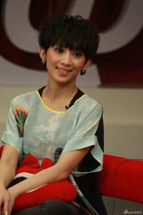 组图：戴佩妮畅聊新专辑 做唱片难做音乐很快乐