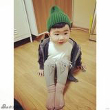 组图：韩国丑萌小正太再曝萌图 小眼咪咪喜感足