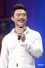 高清图：唐伯虎2京城首映 黄晓明红衣现身喜气洋洋