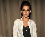 组图：斯图尔特烟熏妆亮相《在路上》纽约放映