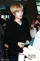 组图：TEENTOP现身机场 飞往台湾开个唱