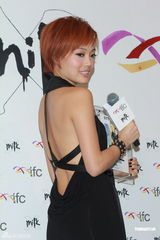 组图：容祖儿靓丽出席活动 郭富城自曝偶像