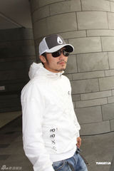 组图：谢霆锋笑对复合传闻 将迎来小儿子生日