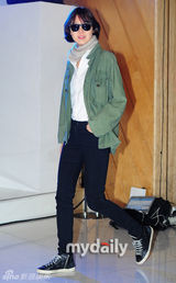 组图：孔孝真朴诗妍等韩国艺人出席时尚派对