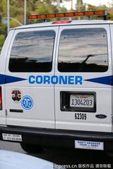 组图：史泰龙儿子英年早逝 萨其遗体移出寓所