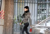 组图：马伊琍独自幼儿园接女素颜显憔悴