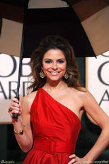 高清组图：金球奖红毯 玛丽亚-曼努诺斯红色礼服秀