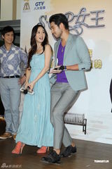 组图：陈乔恩赞高以翔迷人 欲电影戏剧两手抓