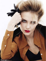 组图：俄罗斯超模斯妮佳娜-奥诺普卡优雅登封面