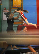 组图：小苏瑞猛练体操 奥运“种子”初长成