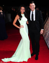 组图：英国家电视奖星光璀璨 蕾丝爆乳风情万种