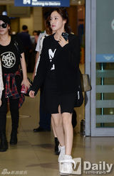 组图：T-ara结束日本活动大秀6人6色机场时尚