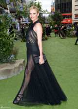 高清图：《白雪公主与猎人》伦敦首映 塞隆美艳