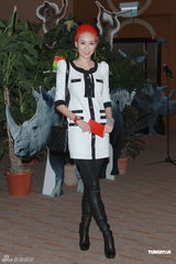 组图：吕慧仪结婚秀钻戒 陈志云等好友到场庆贺