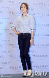 组图：郑雨盛(郑宇成)成宥利站台 挽手合影显亲密