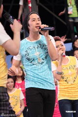 组图：萧亚轩昆凌等港台百位明星同台为公益开唱