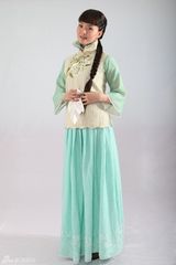 组图：《像火花》造型别致打造民国风尚大片