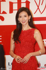 组图：林志玲蕾丝裙性感代言 谈演技避而不答