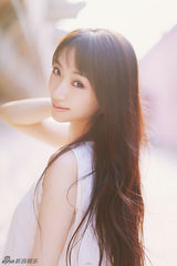 组图：爱新觉罗启星故宫拍皇室大片 风格清新