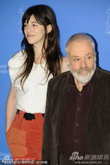 组图：柏林电影节评审团见面会杰克·吉伦哈尔受关注