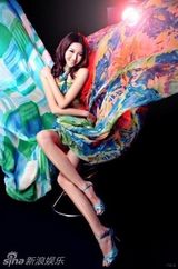 幻灯图：金巧巧林妙可等助阵模特大赛