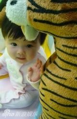 组图：刘涛曝光儿女近照 女儿可爱儿子虎头虎脑