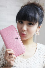 组图：杨紫【演员】19岁生日私影曝光 19岁希望更时尚