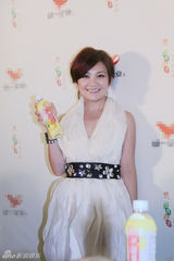 组图：梁静茹南京举行见面会 新专辑将回归情歌