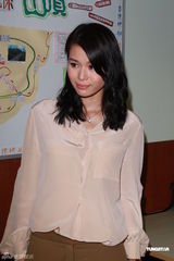 组图：胡杏儿哽咽回应与黄宗泽分手