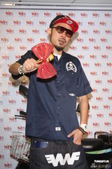 组图：热狗睽违三年出专辑 承诺专辑卖超5万就全裸