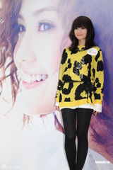 组图：阿Sa(蔡卓妍)自称粘人女友 想35岁前做妈妈