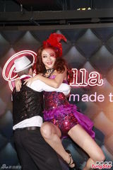 组图：熊黛林秀性感爵士舞 自曝与男伴舞过电