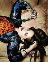 组图：克里斯汀-斯图尔特登《Vouge》封面