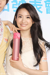 组图：林依晨讨厌男友黏人 放言想尝试姐弟恋