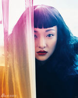 幻灯图：周迅年度封面大盘点 独特魅力成时尚新宠