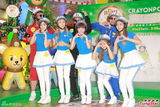 组图：Crayon Pop戴头盔现身握手会 大跳热舞