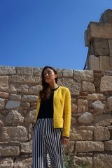 组图：周庭伊欧洲街拍曝光 私服搭配风格十足