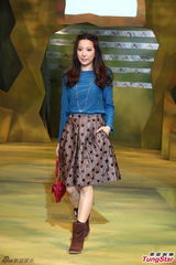 汪圆圆演绎多款时装 Jessica C同场走秀