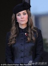 凯特王妃玫红胸针别致 寒风中撩发优雅风情(图)