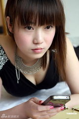 组图：中国第一人体模特亮相南宁 入住酒店拍写真