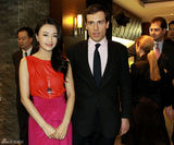 高清图：秦岚撞色礼服优雅将与郑嘉颖合作新戏