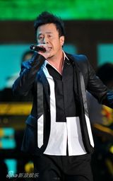 幻灯图集：老中青三代歌手齐聚六十年金曲盛典