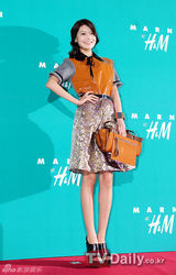 组图：SJ利特东海与少时秀英朴宰范等盛装亮相