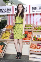 组图：谢婷婷曝锋芝同吃团年饭 阿Sa否认会秘婚