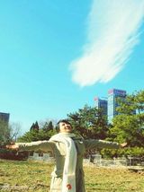 组图：杨紫【演员】冬季大片清新从容  优雅沐浴午后暖阳