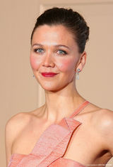 高清组图：玛吉-杰伦哈尔粉裙高贵典雅