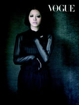 组图：韩孝珠宋允儿等15位女星拍写真 造型复古夸张