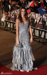 高清组图：《九》伦敦首映 刘易斯率众美女亮相